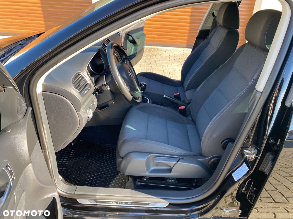 Volkswagen Golf VI 1.6 TDI Highline - 25