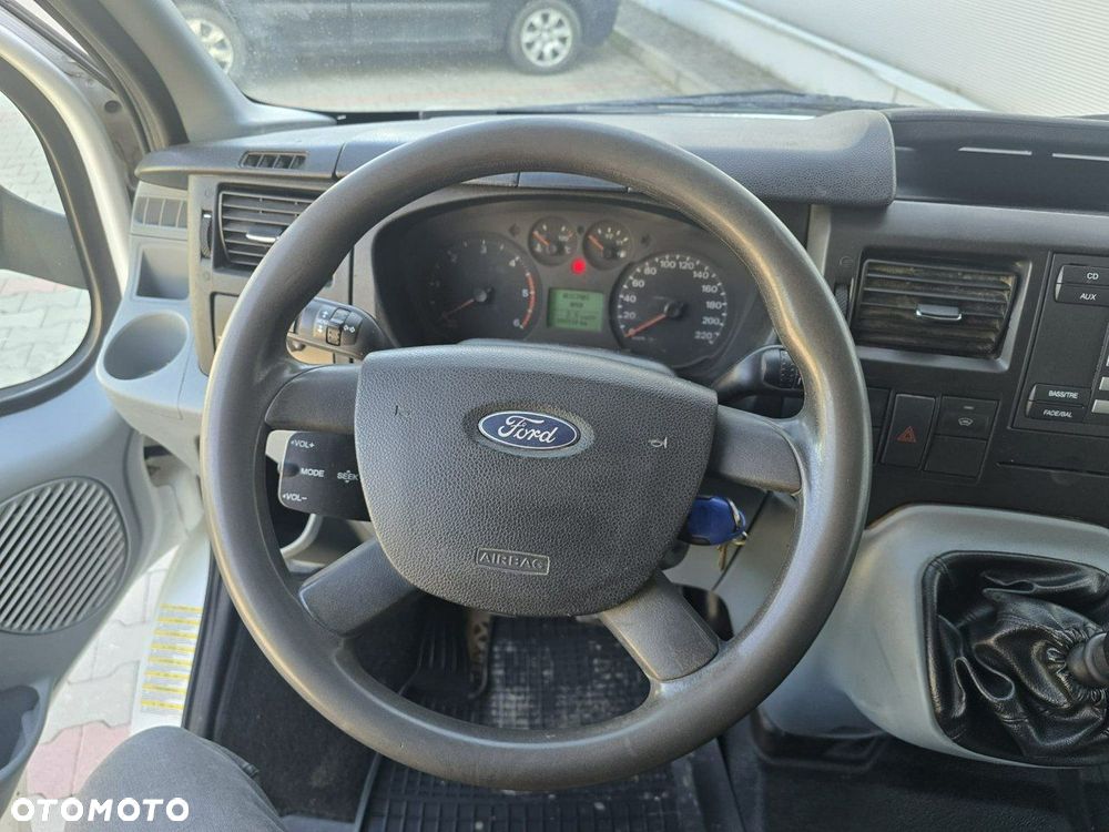Ford Transit - 22