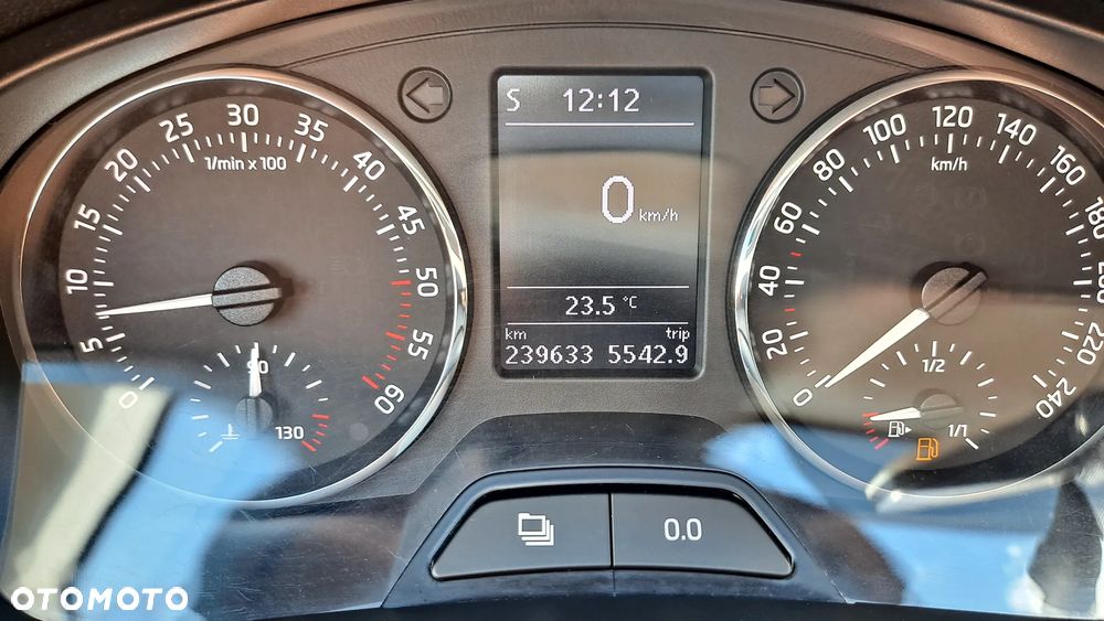 Skoda RAPID 1.6 TDI Edition - 30