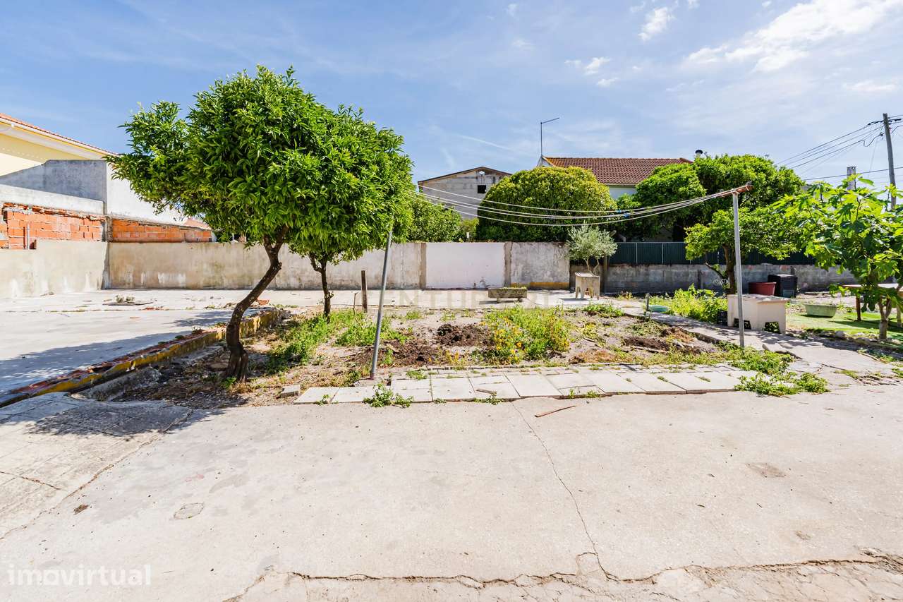 Moradia em lote de 535m² | Fernão Ferro - Grande imagem: 4/27
