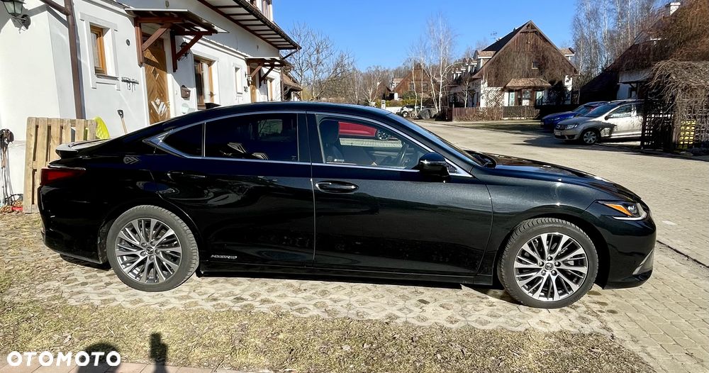 Lexus ES - 4
