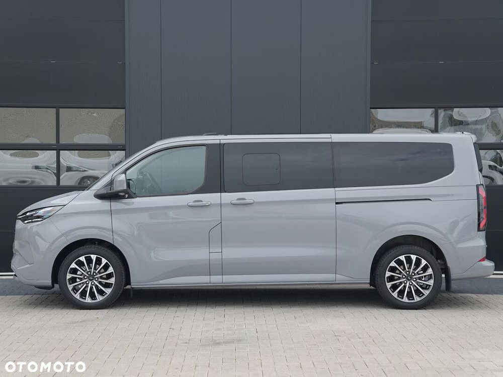 Ford Tourneo Custom - 10