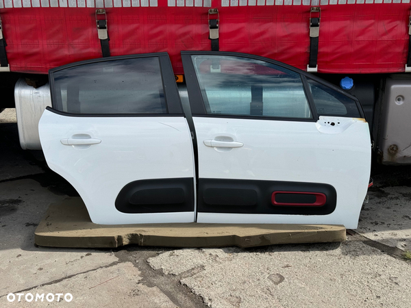 Citroen C3 III LIFT drzwi prawy tył kolor: EWP bdb stan