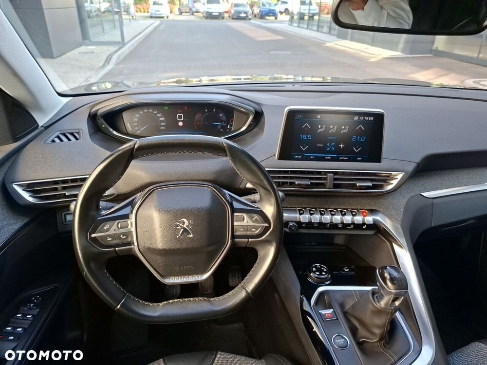 Peugeot 5008 1.5 BlueHDi Allure S&S - 17