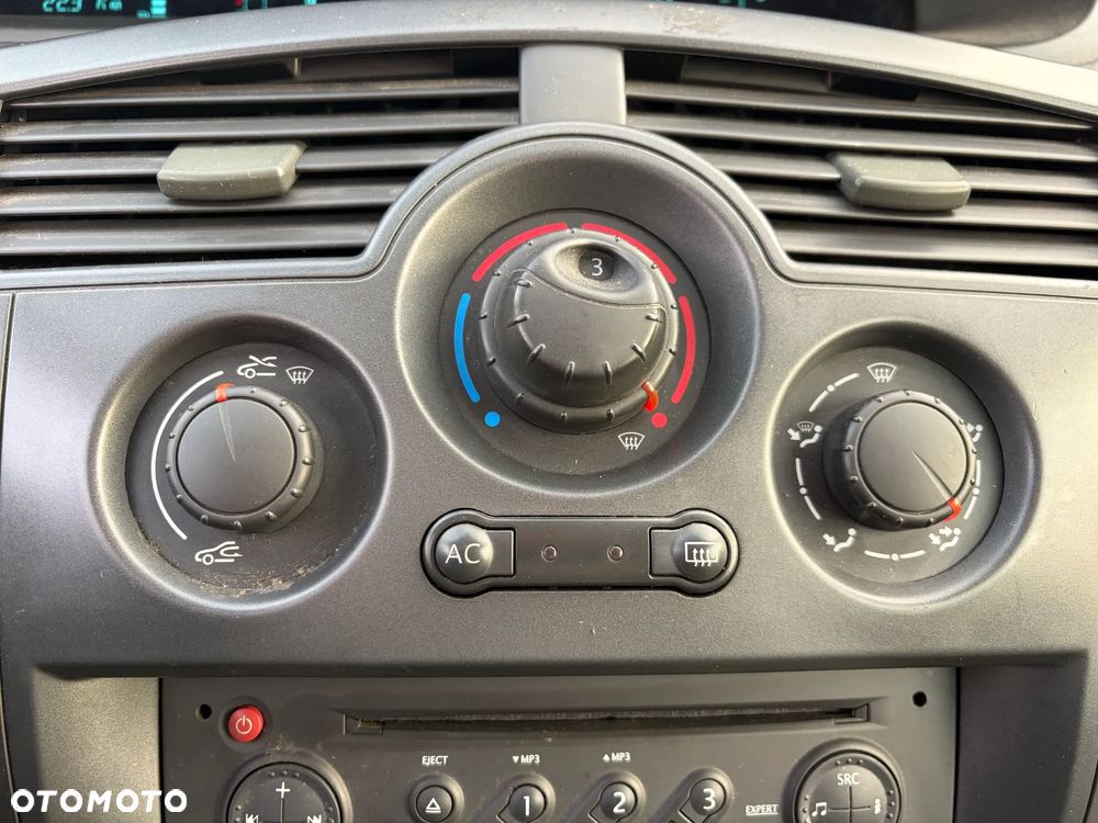 Renault Scenic 1.9 dCi FAP Avantage - 21