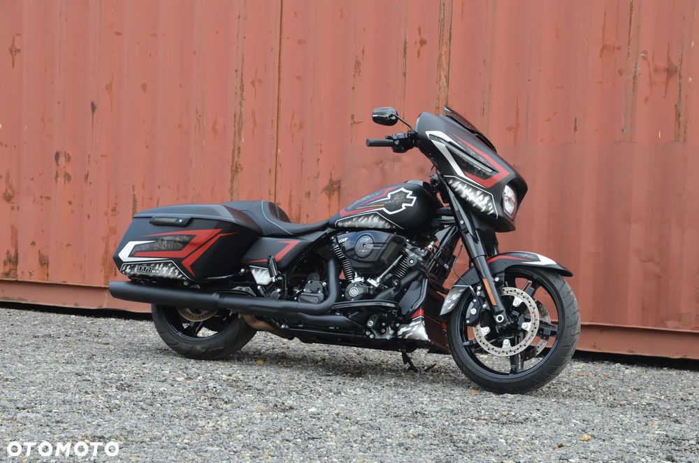 Harley-Davidson Touring Street Glide - 12