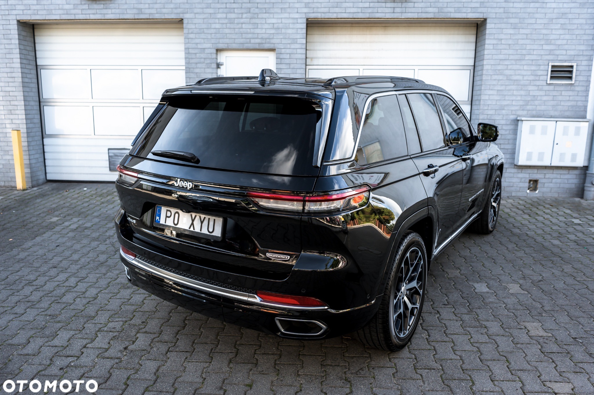 Jeep Grand Cherokee - 28