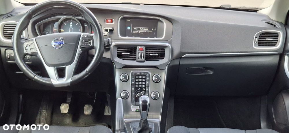 Volvo V40 D4 Momentum - 13