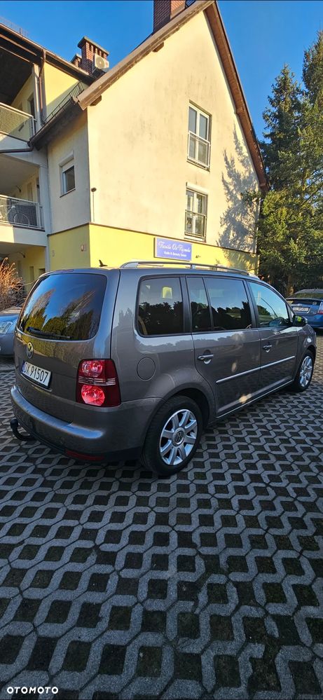 Volkswagen Touran 1.4 TSI DSG Highline - 4