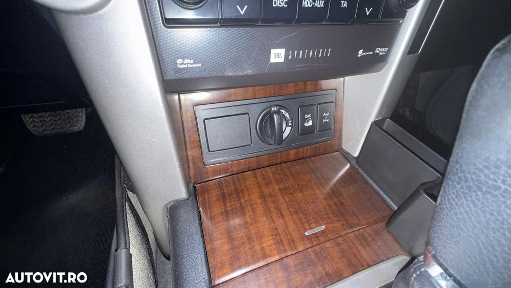 Toyota Land Cruiser - 4