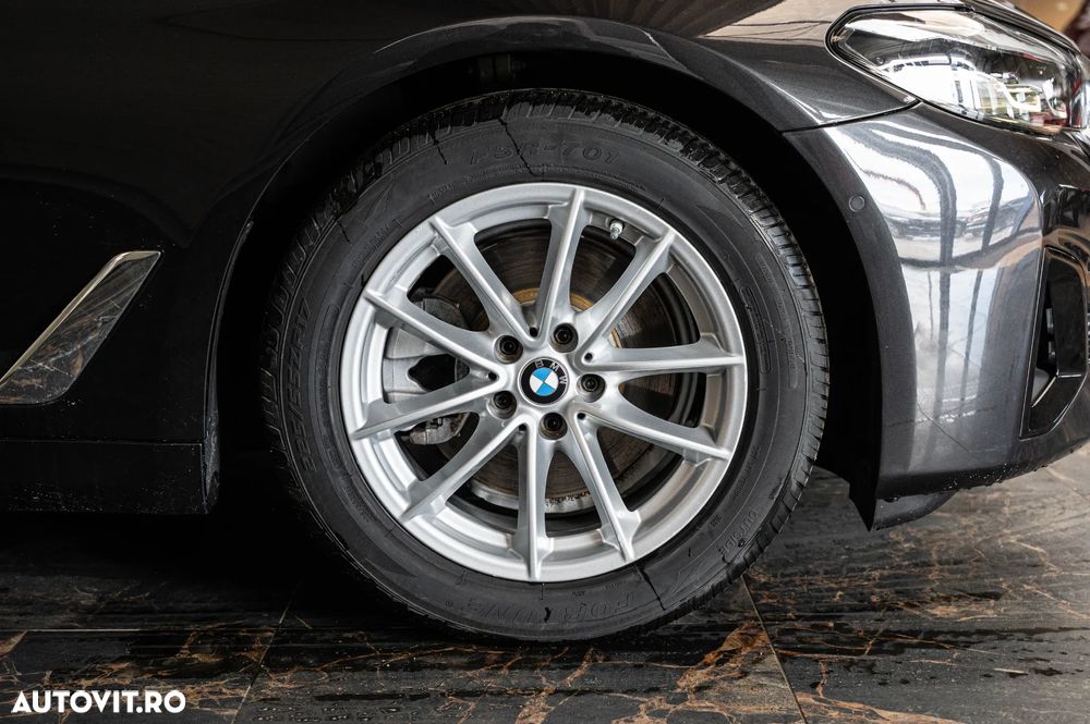 BMW Seria 5 520d Aut. Luxury Line - 9
