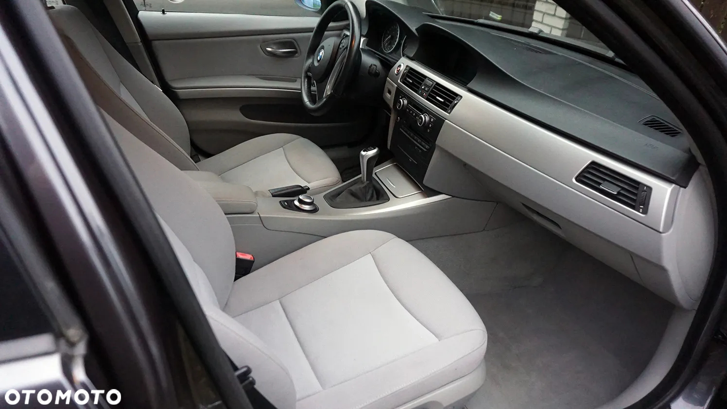 BMW Seria 3 320i Touring - 18