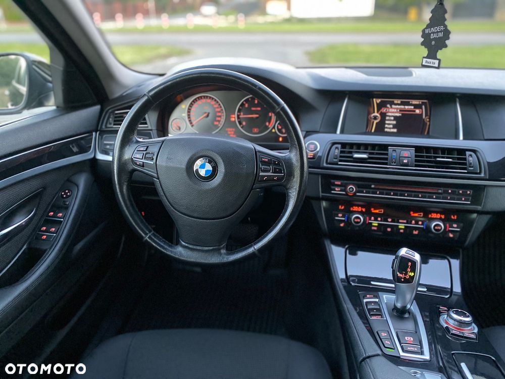 BMW Seria 5 520d xDrive Touring - 15