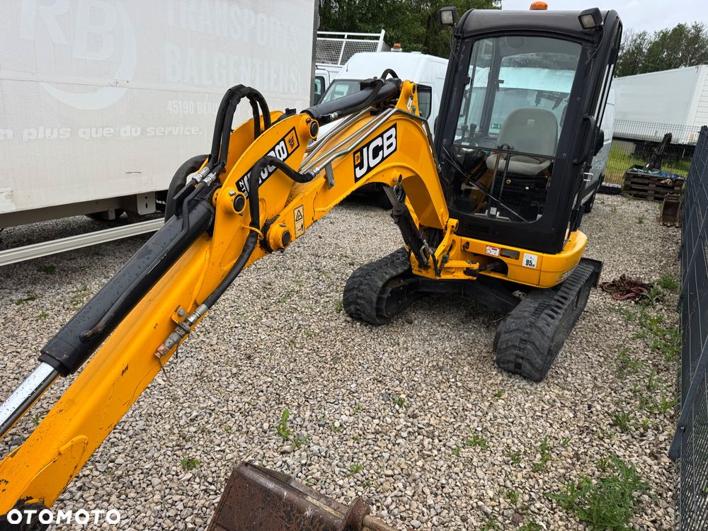 JCB - 9