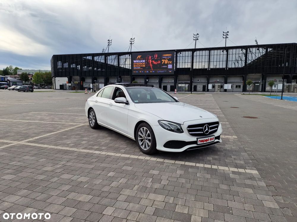 Mercedes-Benz Klasa E 220 d 4-Matic Business Edition 9G-TRONIC - 13