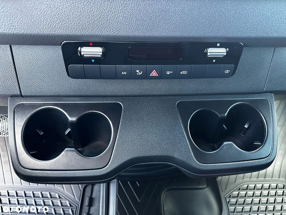 Mercedes-Benz Sprinter - 27