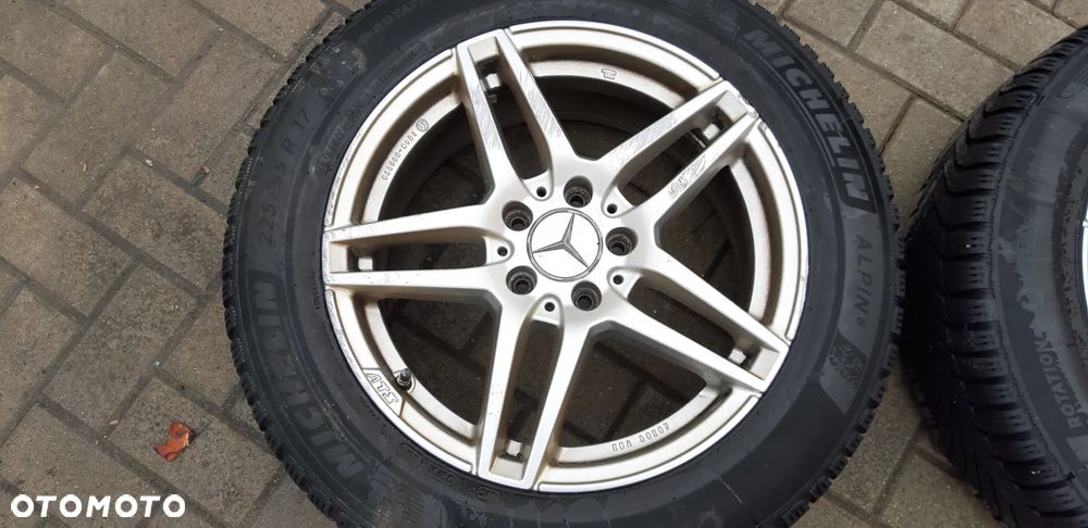 Felgi z oponami 225/55 R17 Mercedes W213 Kombi 2018r. 2.0d - 3