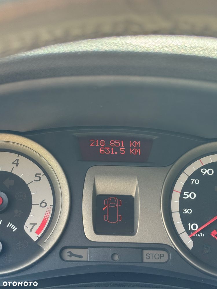 Renault Clio - 8