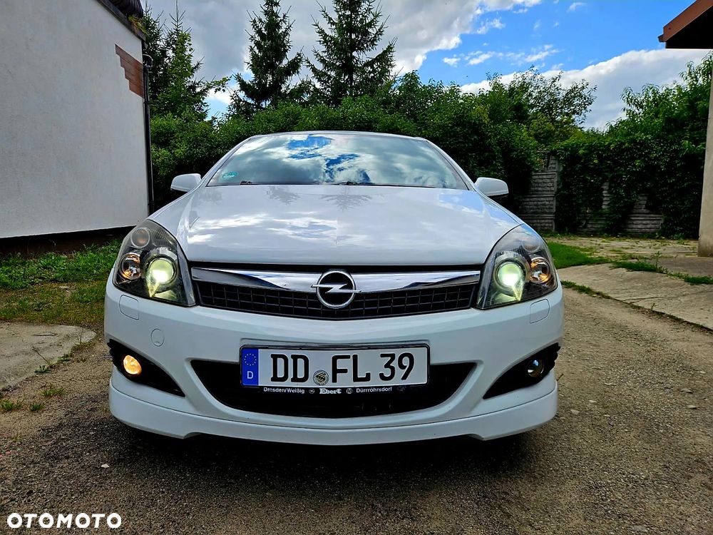 Opel Astra GTC 1.6 Innovation - 28