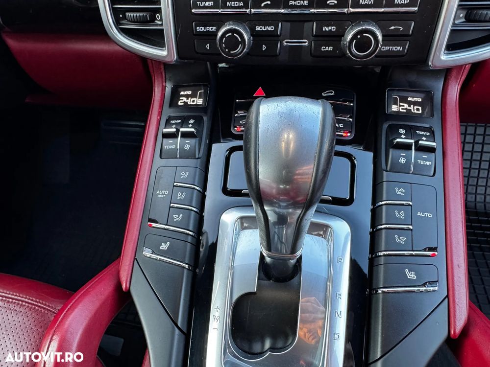 Porsche Cayenne Diesel Tiptronic S - 8