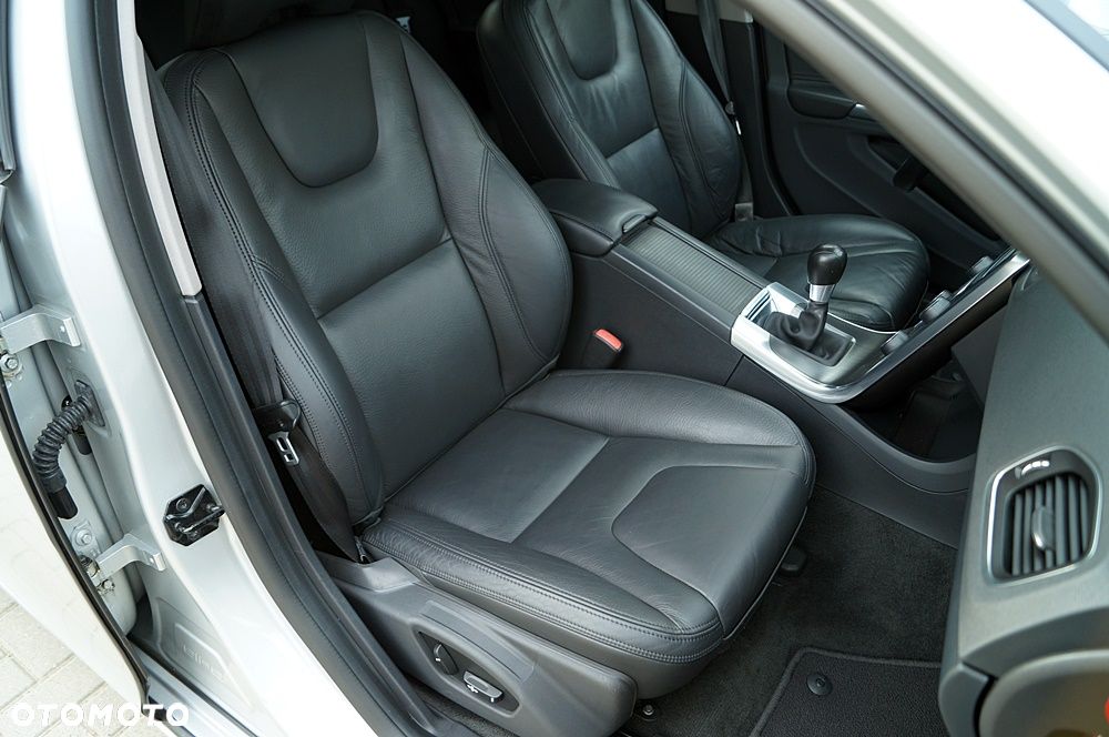 Volvo S60 D5 Summum - 25