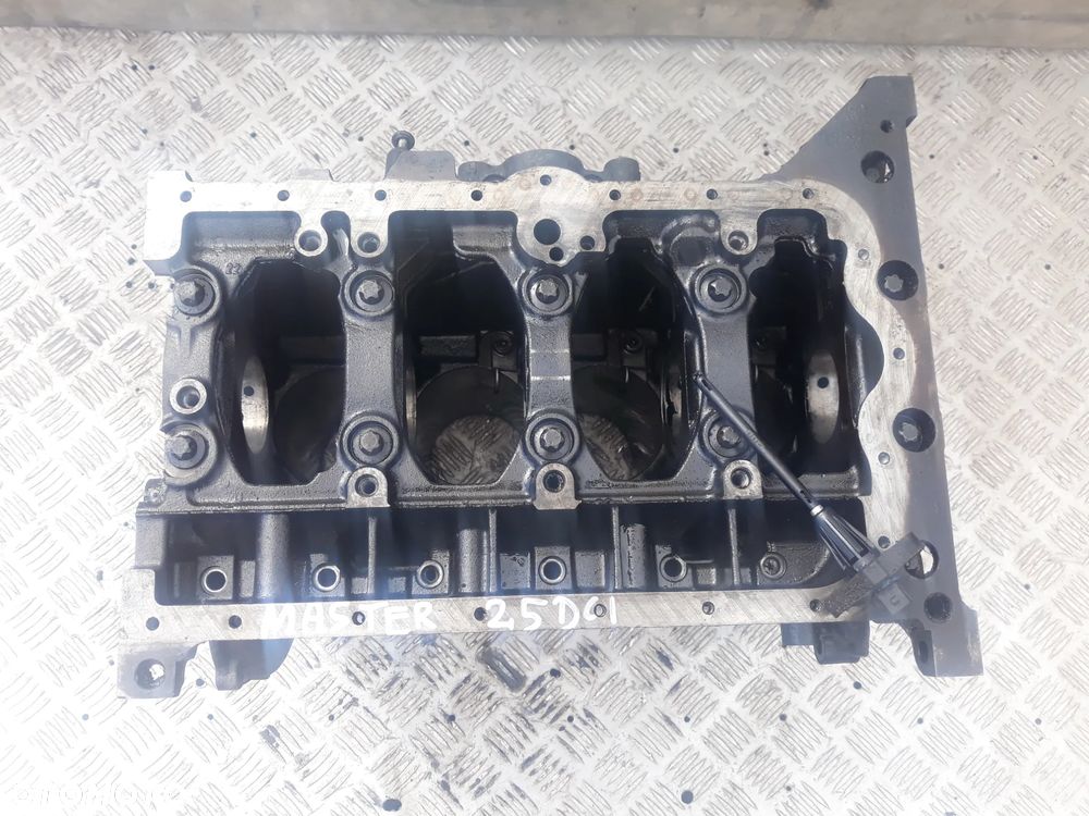 BLOK SILNIKA RENAULT MASTER II 2,5 DCI  G9UA754 - 1