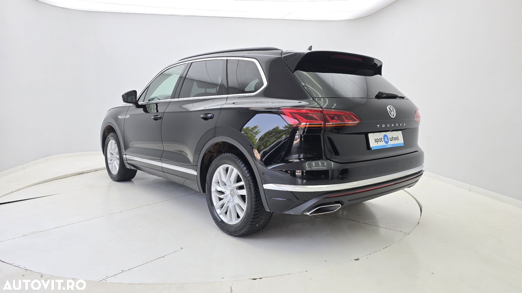 Volkswagen Tiguan - 8