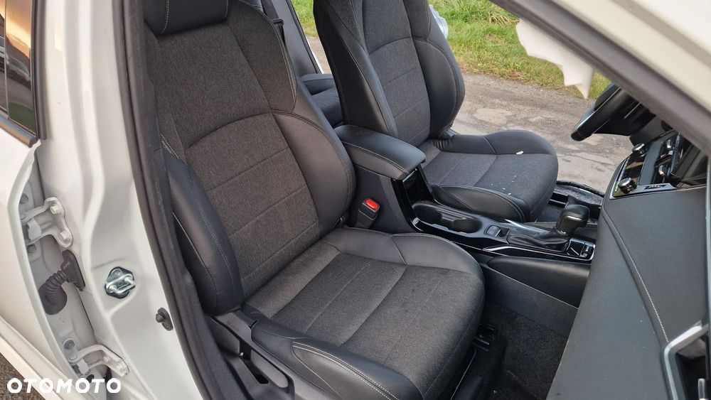 Toyota Corolla 2.0 Hybrid Touring Sports Team Deutschland - 10