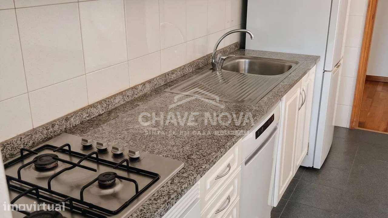 Apartamento T2 c/ Garagem Box em Vilar do Paraíso - Grande imagem: 3/30