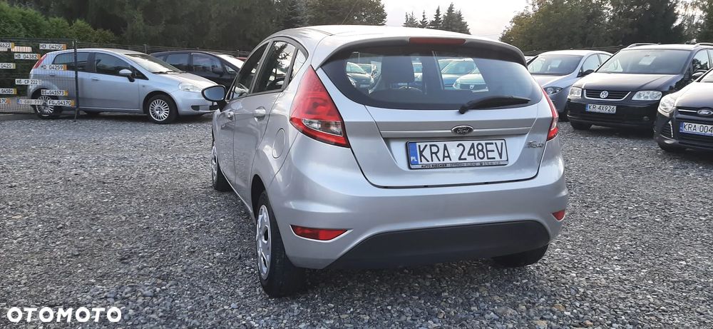 Ford Fiesta - 25