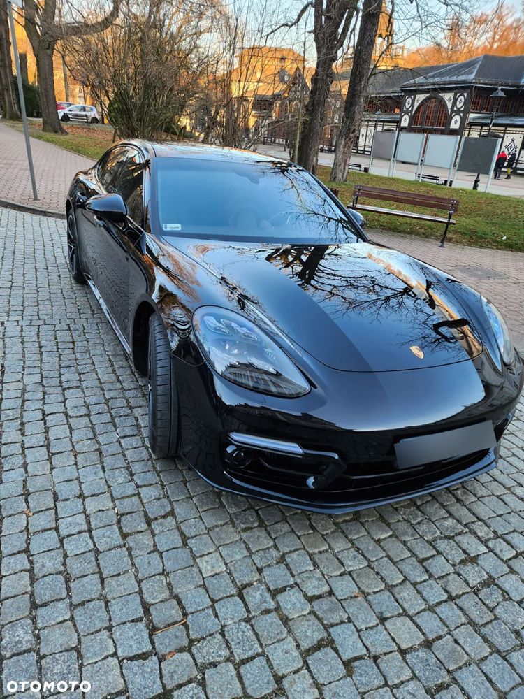 Porsche Panamera Turbo - 1