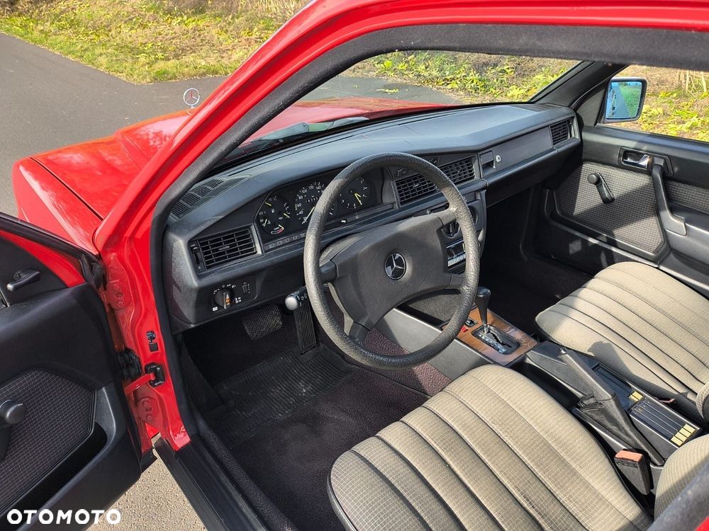 Mercedes-Benz W201 (190) - 15