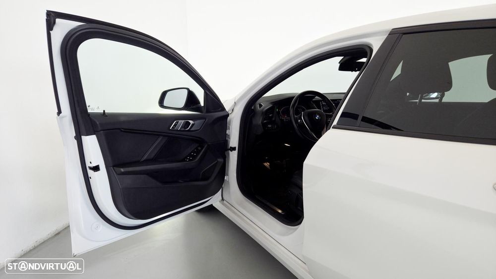 BMW 116 d Auto - 24