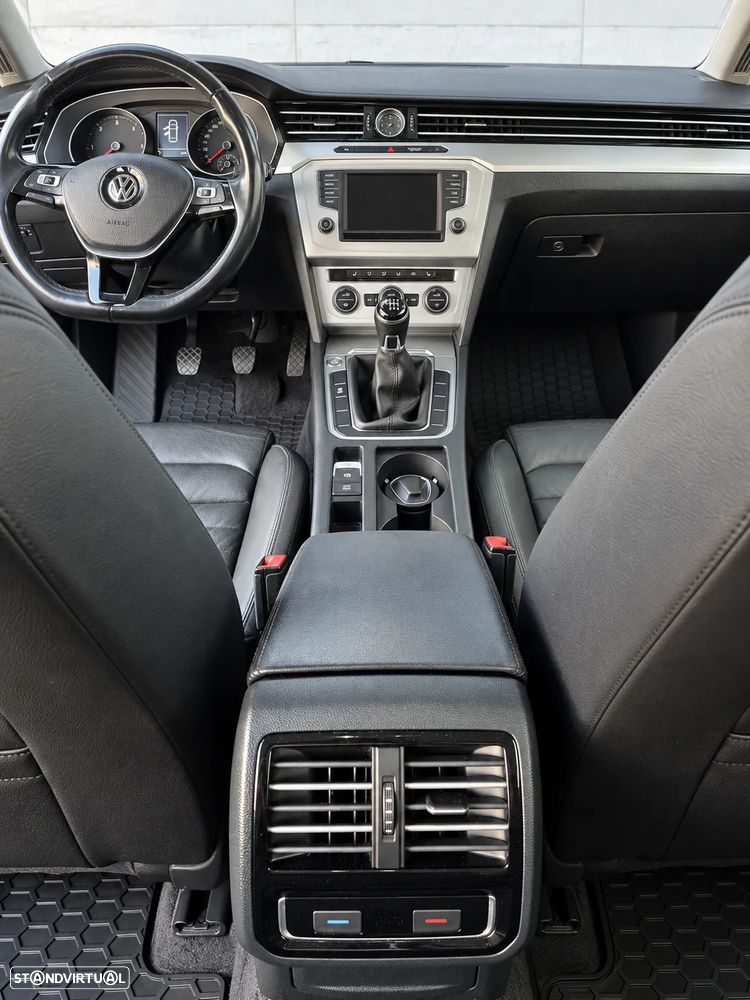 VW Passat Variant 2.0 TDi Highline - 9