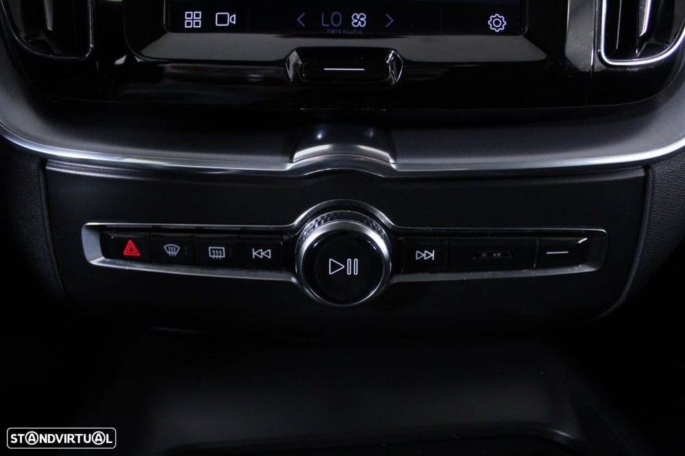 Volvo XC 60 2.0 T6 PHEV Inscription AWD - 28