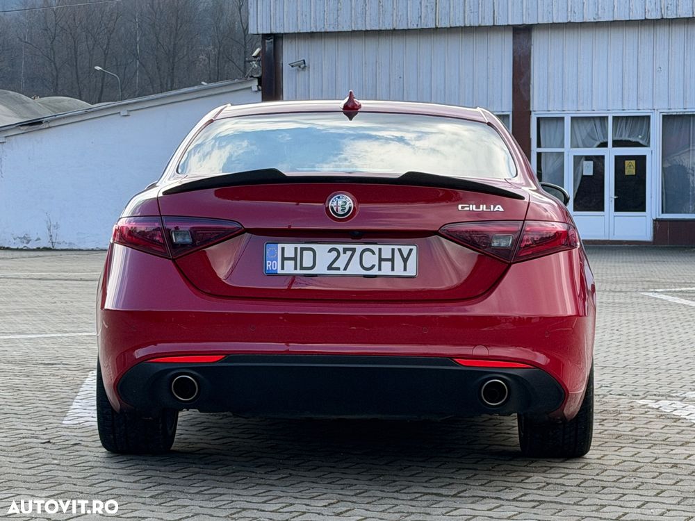 Alfa Romeo Giulia - 4