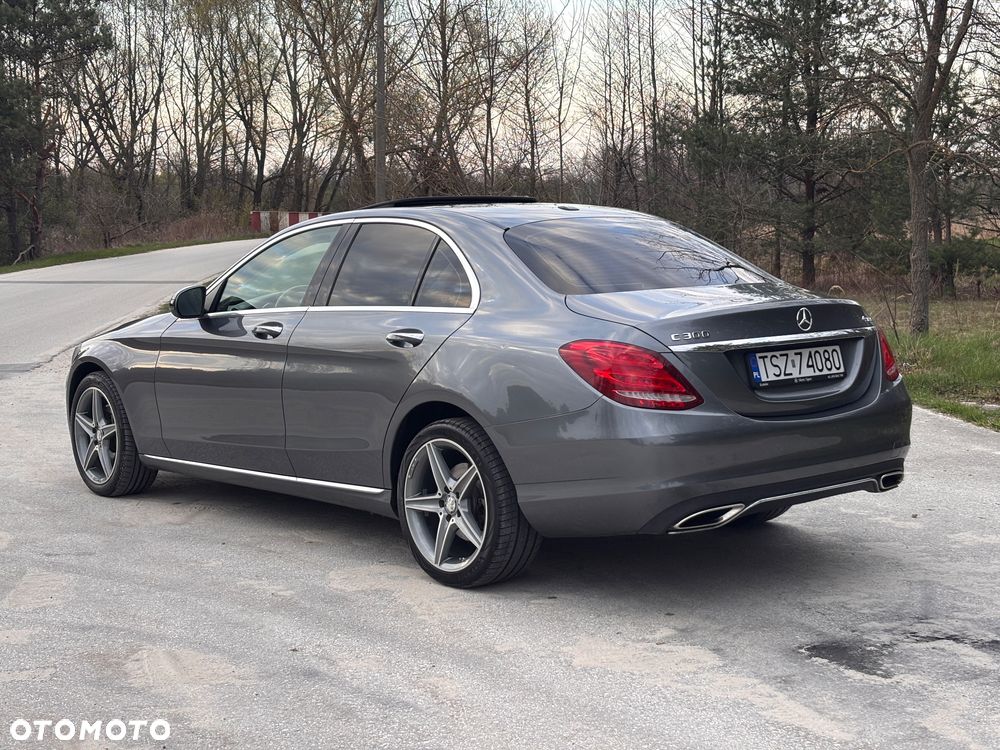 Mercedes-Benz Klasa C 300 9G-TRONIC - 4
