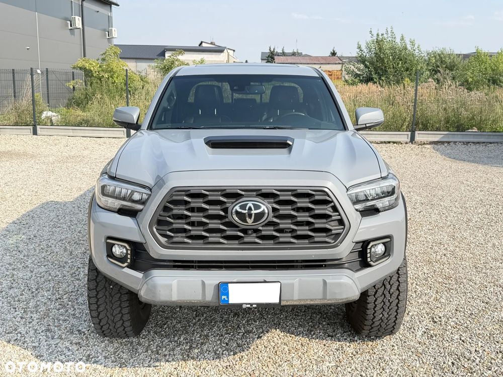 Toyota Tacoma - 12