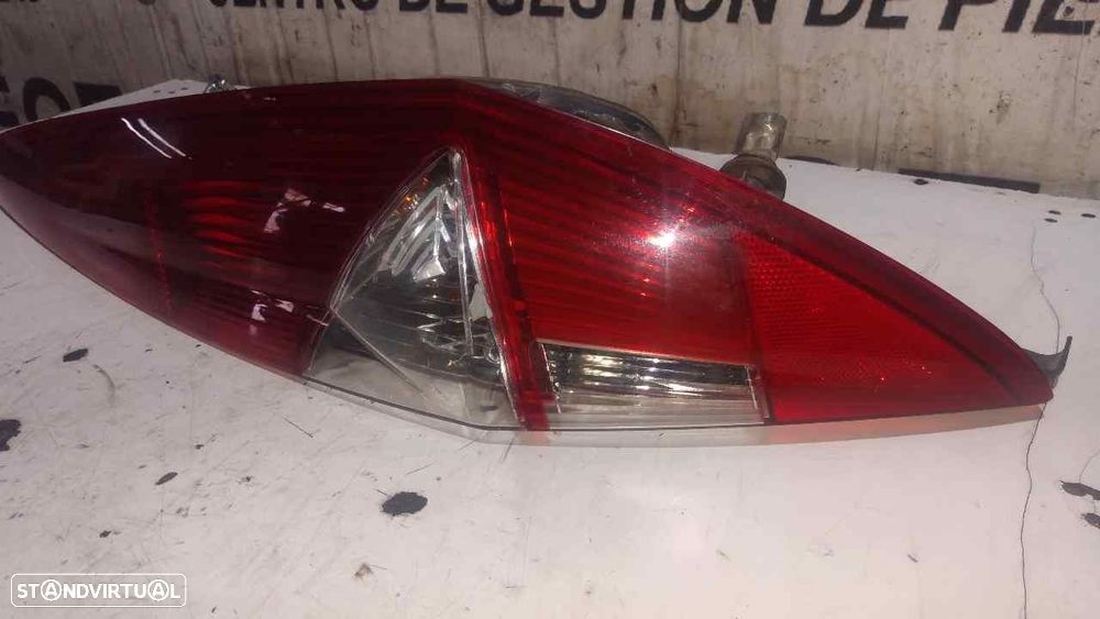 FAROLIM TRASEIRO DIREITO FIAT PUNTO -517214780 - 2