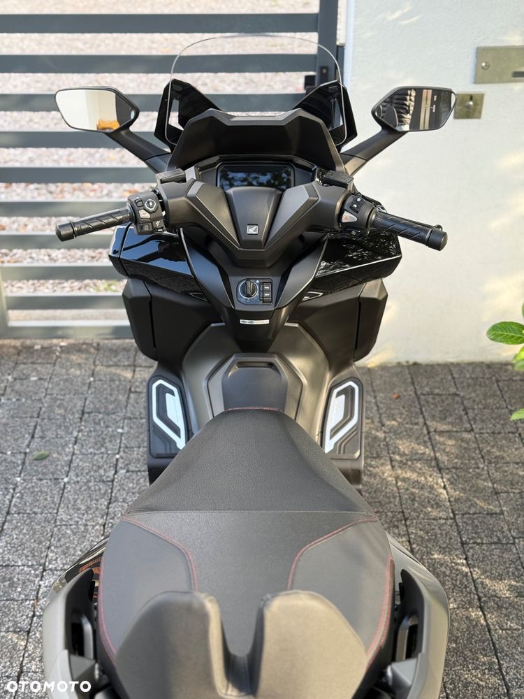 Honda NSS - 19