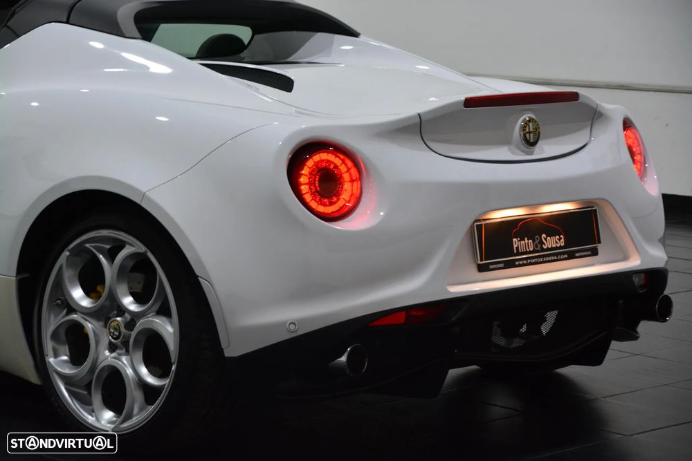 Alfa Romeo 4C Spider 1750 TBi - 15
