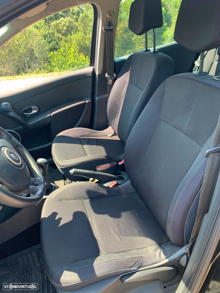 Renault Clio 1.5 dCi Dynamique Luxe - 8