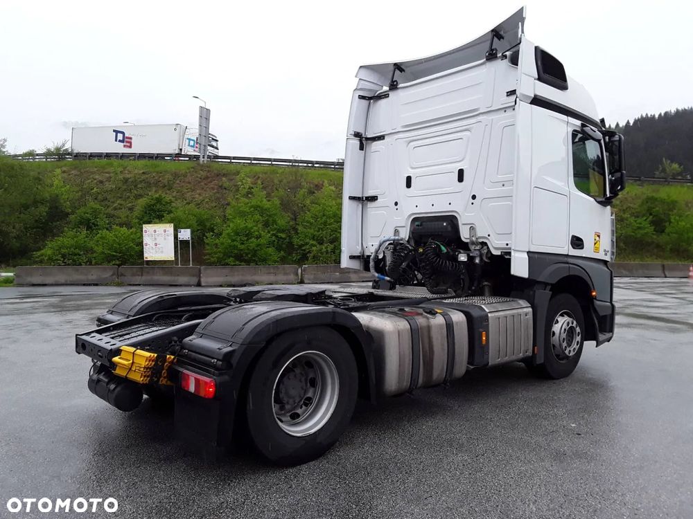 Mercedes-Benz Actros - 5