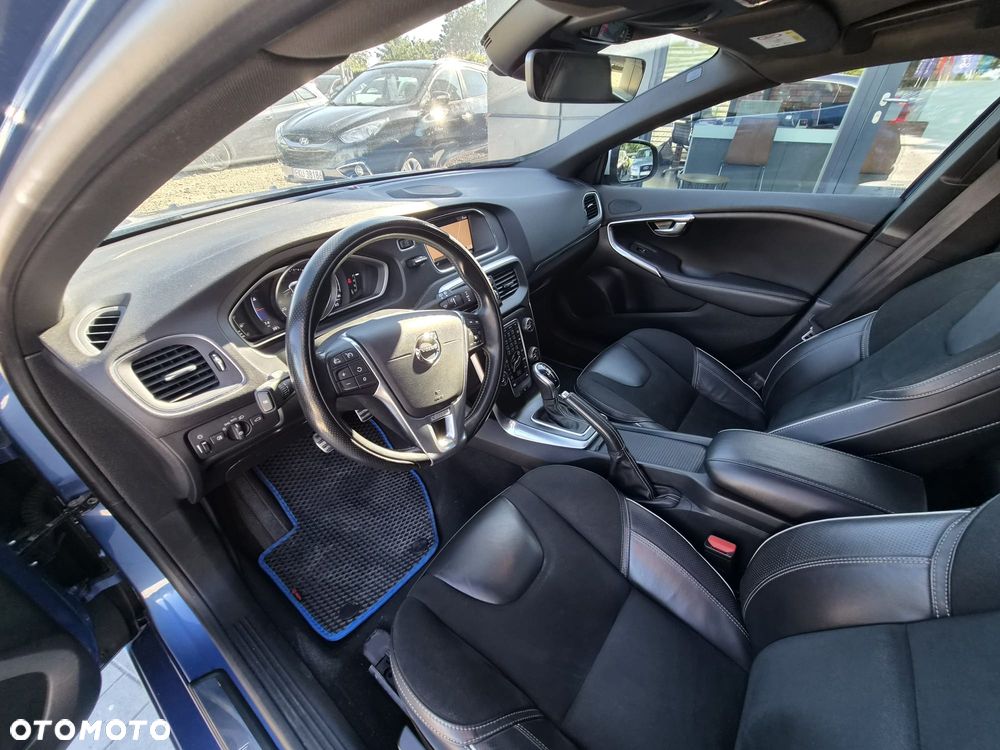 Volvo V40 T3 Geartronic RDesign - 32