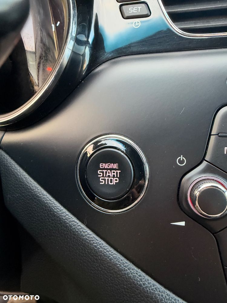 Kia Ceed - 32
