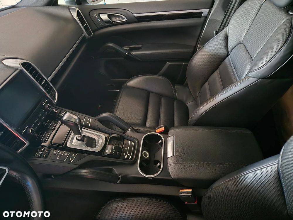Porsche Cayenne Platinum Edition - 9