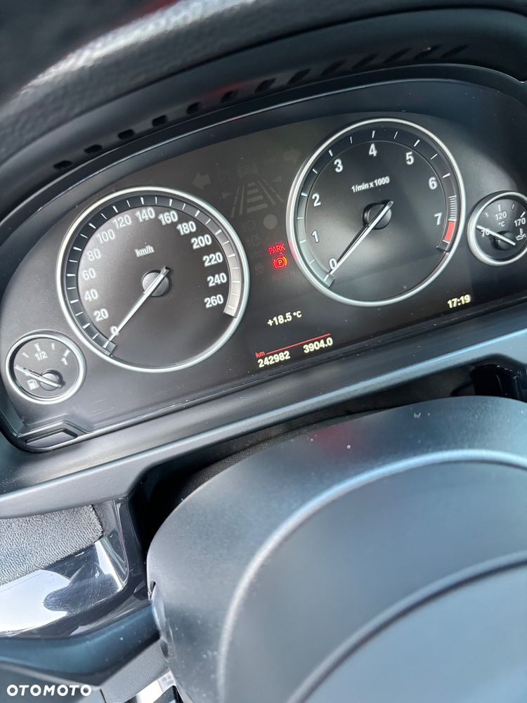 BMW X5 xDrive35i - 17