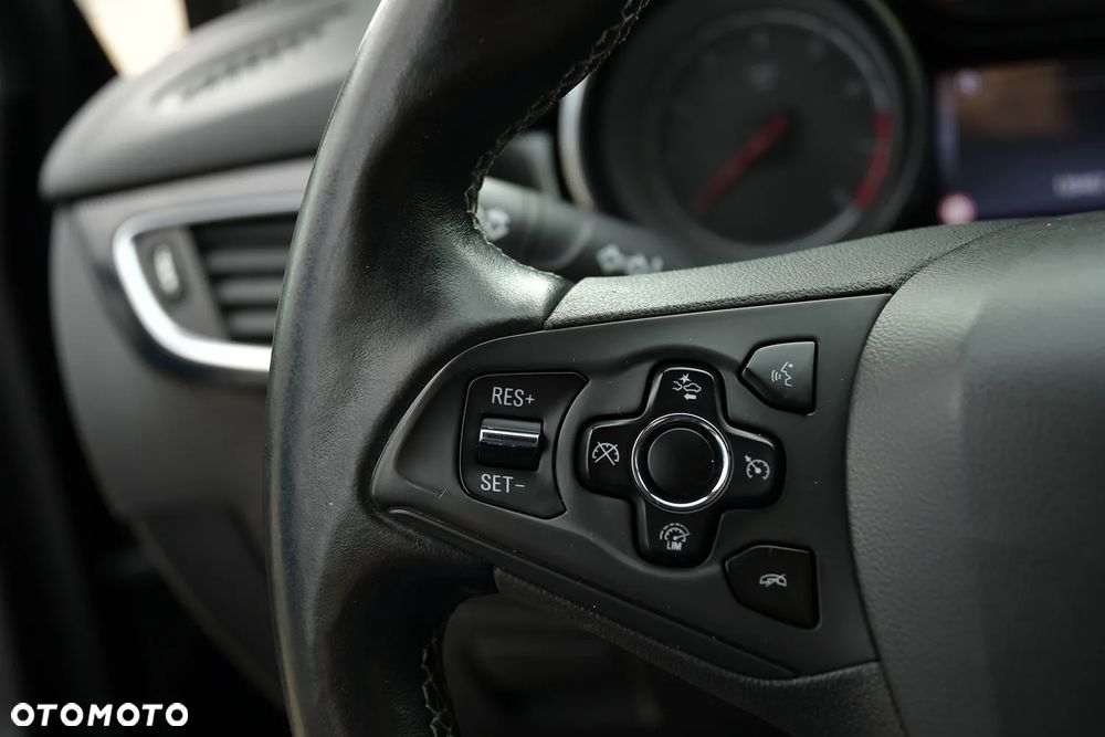 Opel Astra 1.4 Turbo Innovation - 26