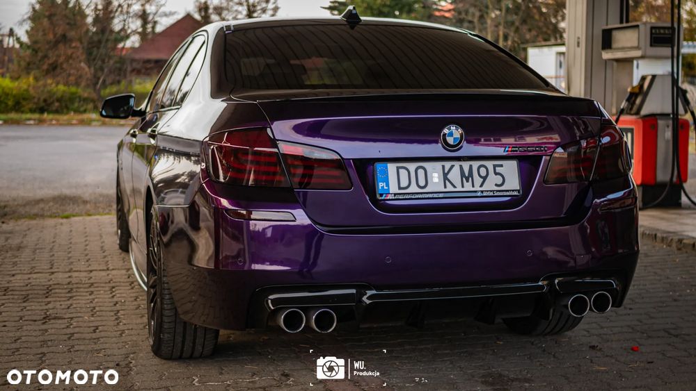 BMW Seria 5 550i - 11