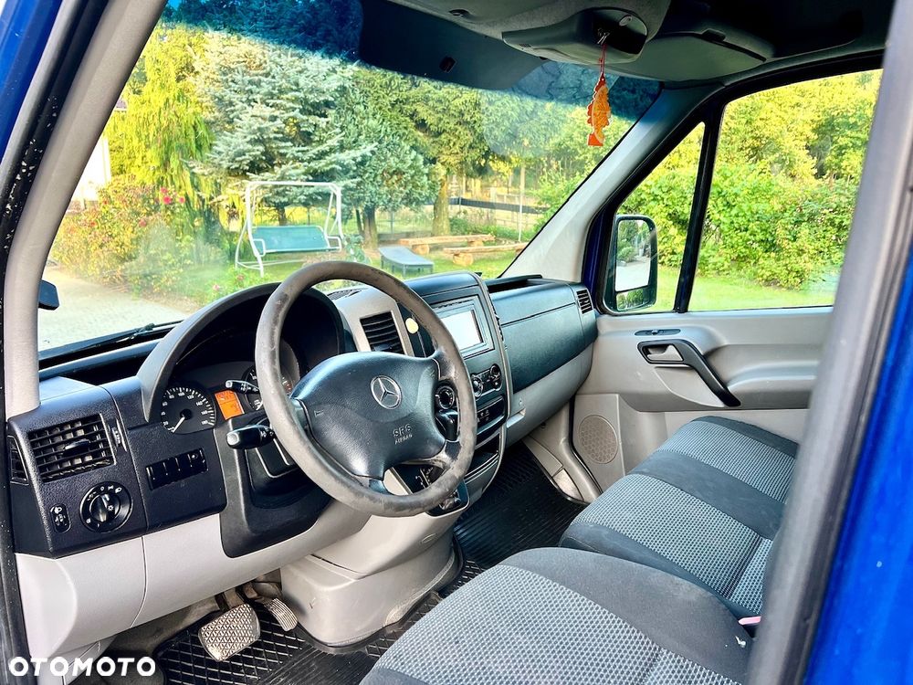 Mercedes-Benz Sprinter - 11